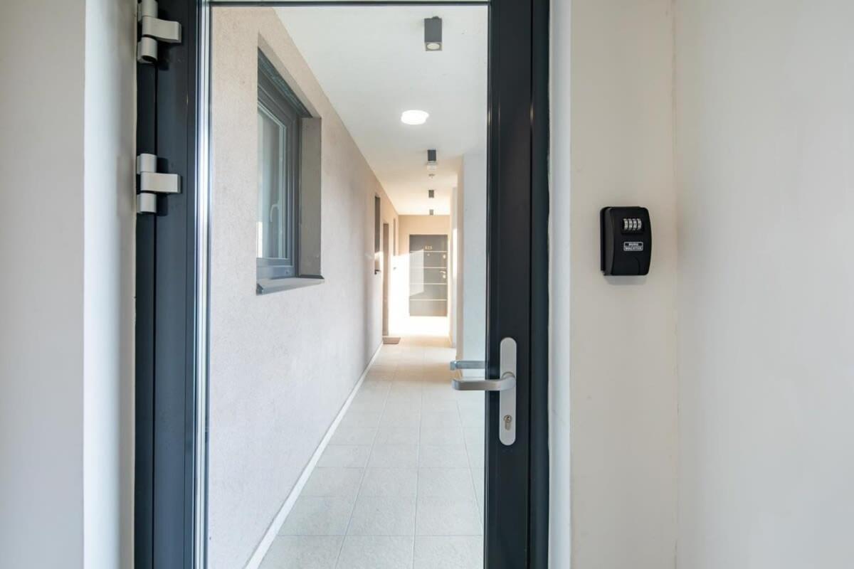 Cute Central Apartment With Balcony ブダペスト エクステリア 写真