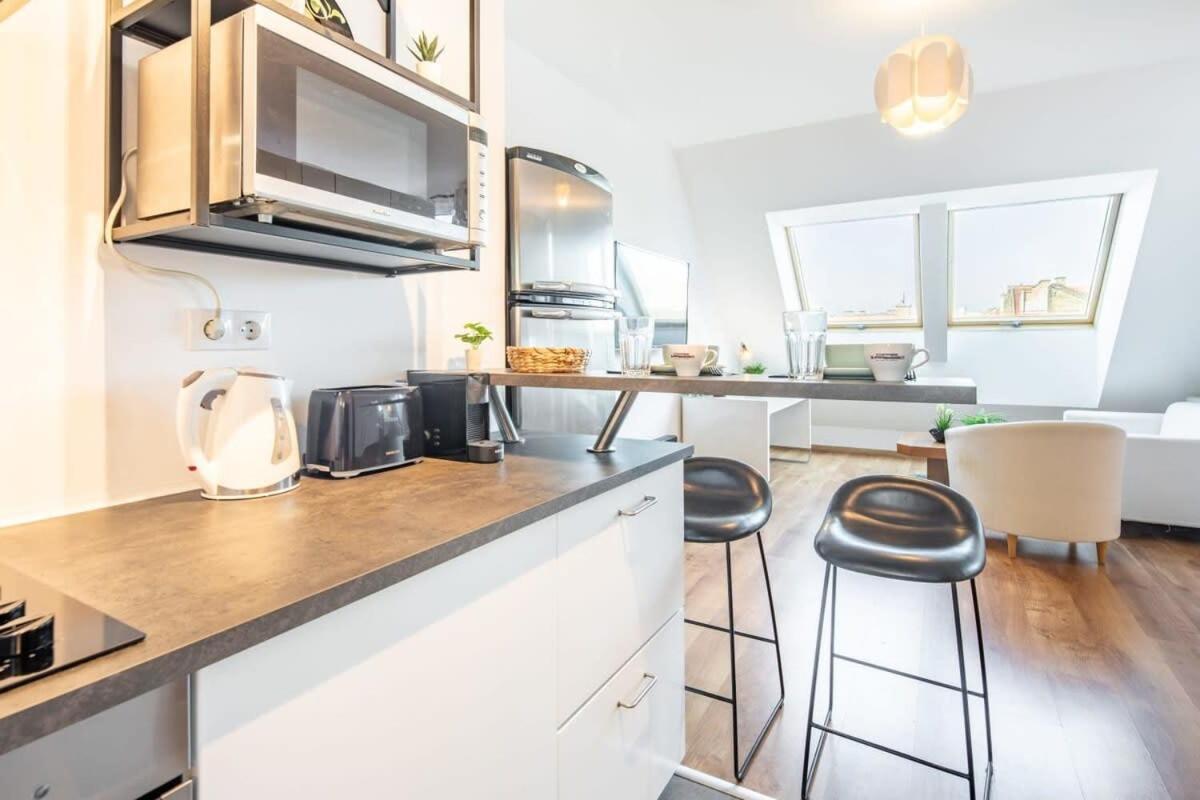 Cute Central Apartment With Balcony ブダペスト エクステリア 写真