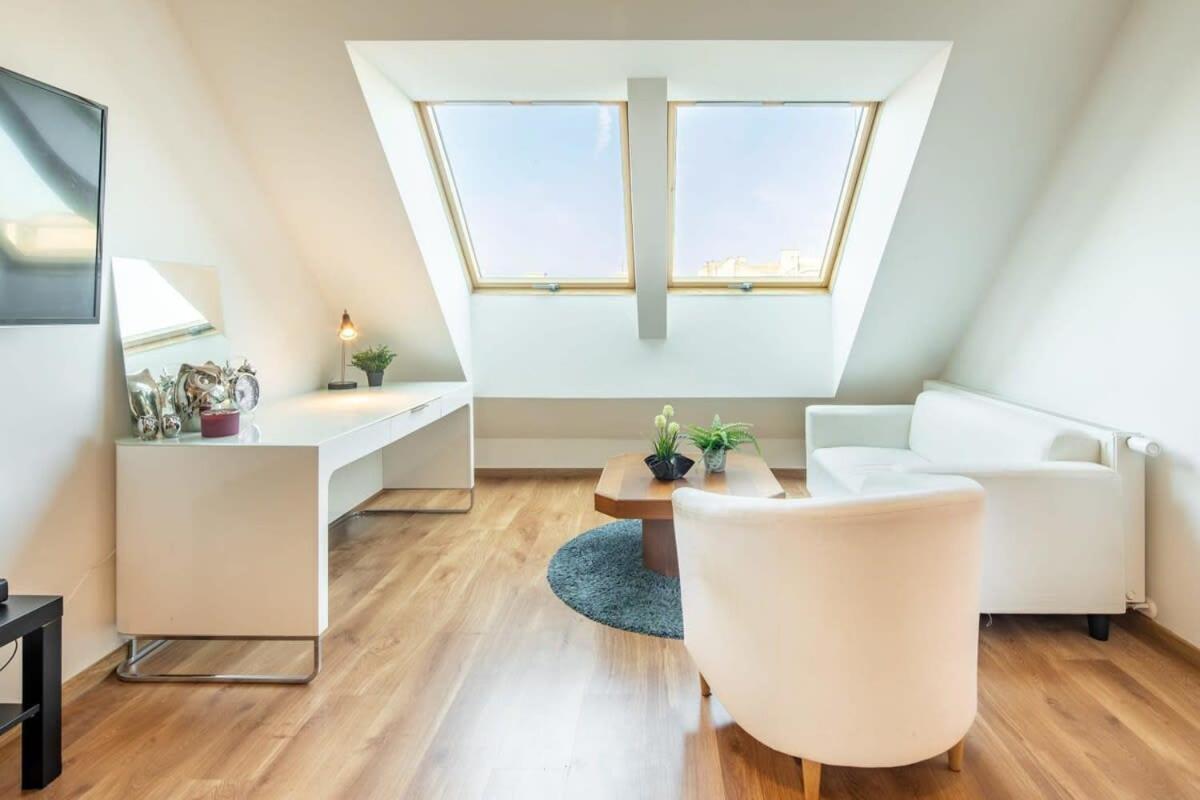 Cute Central Apartment With Balcony ブダペスト エクステリア 写真